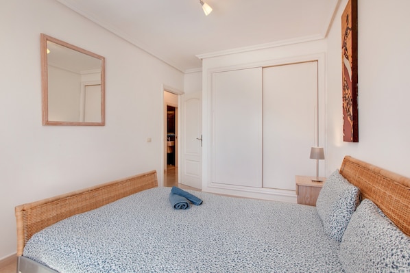 5 Schlafzimmer, Bügeleisen/Bügelbrett, WLAN, Bettwäsche