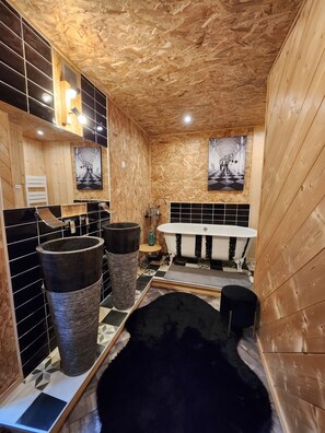 Bathroom - Vrbo Property (Font-Romeu-Odeillo-Via)