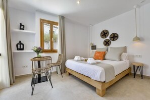 In-room safe, blackout drapes, soundproofing, iron/ironing board - MIMAR ALTEA ROOMS (Altea)