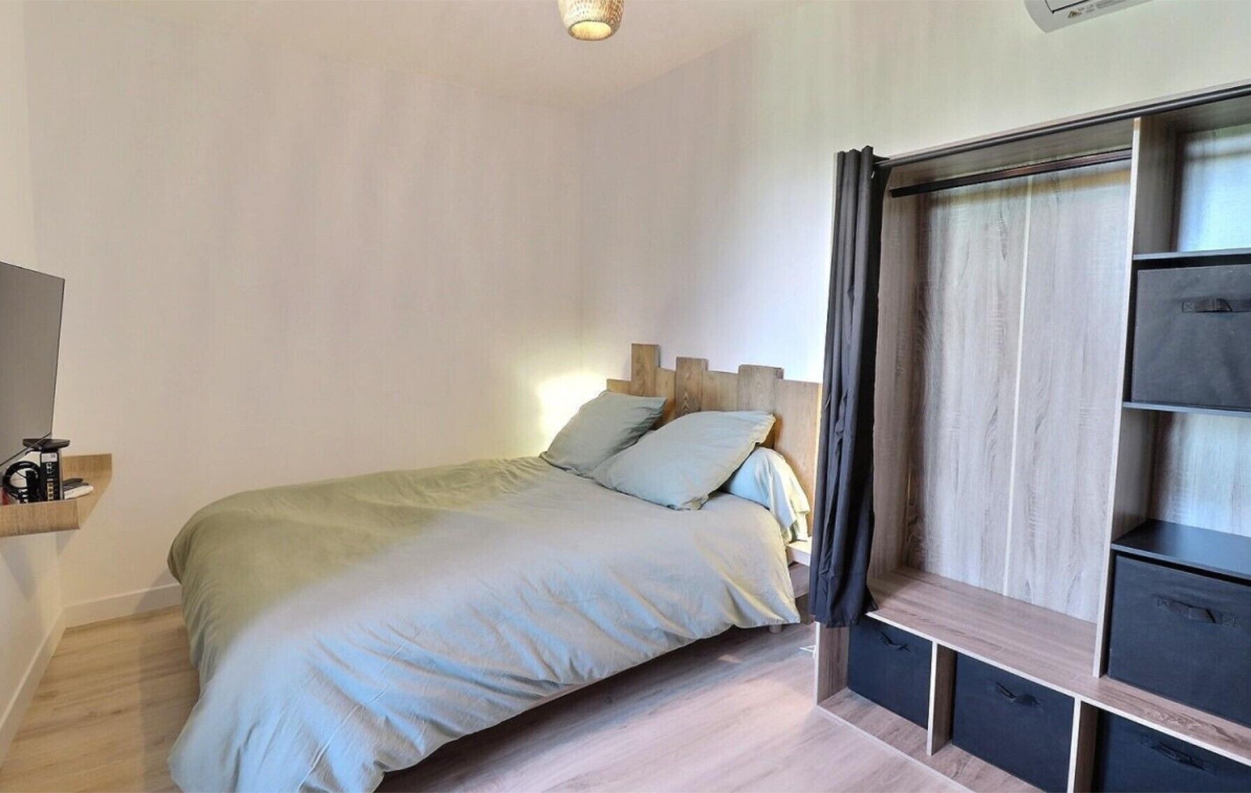 1 chambre, fer et planche à repasser, Wi-Fi, draps fournis