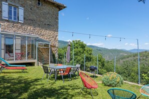 Outdoor dining - Gite la ferme de Marcel – Comfort and Nature in Ardèche (Fabras)