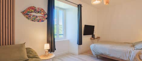 1 bedroom, iron/ironing board, WiFi, bed sheets
