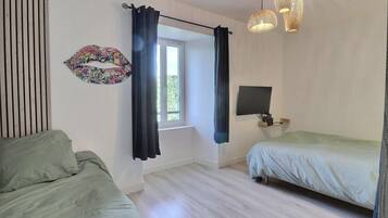 1 bedroom, iron/ironing board, WiFi, bed sheets
