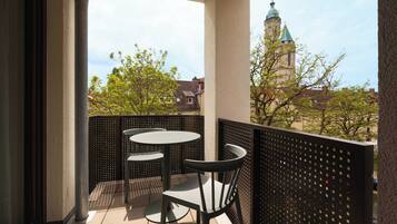 Comfort Suite with Sofa Bed | Terrace/patio