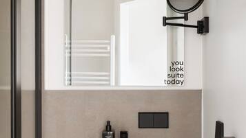 Double Room, Balcony | Bilik Mandi