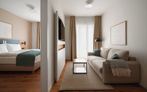 One Bedroom Suite | Individually decorated, individually furnished, desk, laptop workspace - Limehome Braunschweig Kaiserstraße  (Braunschweig)