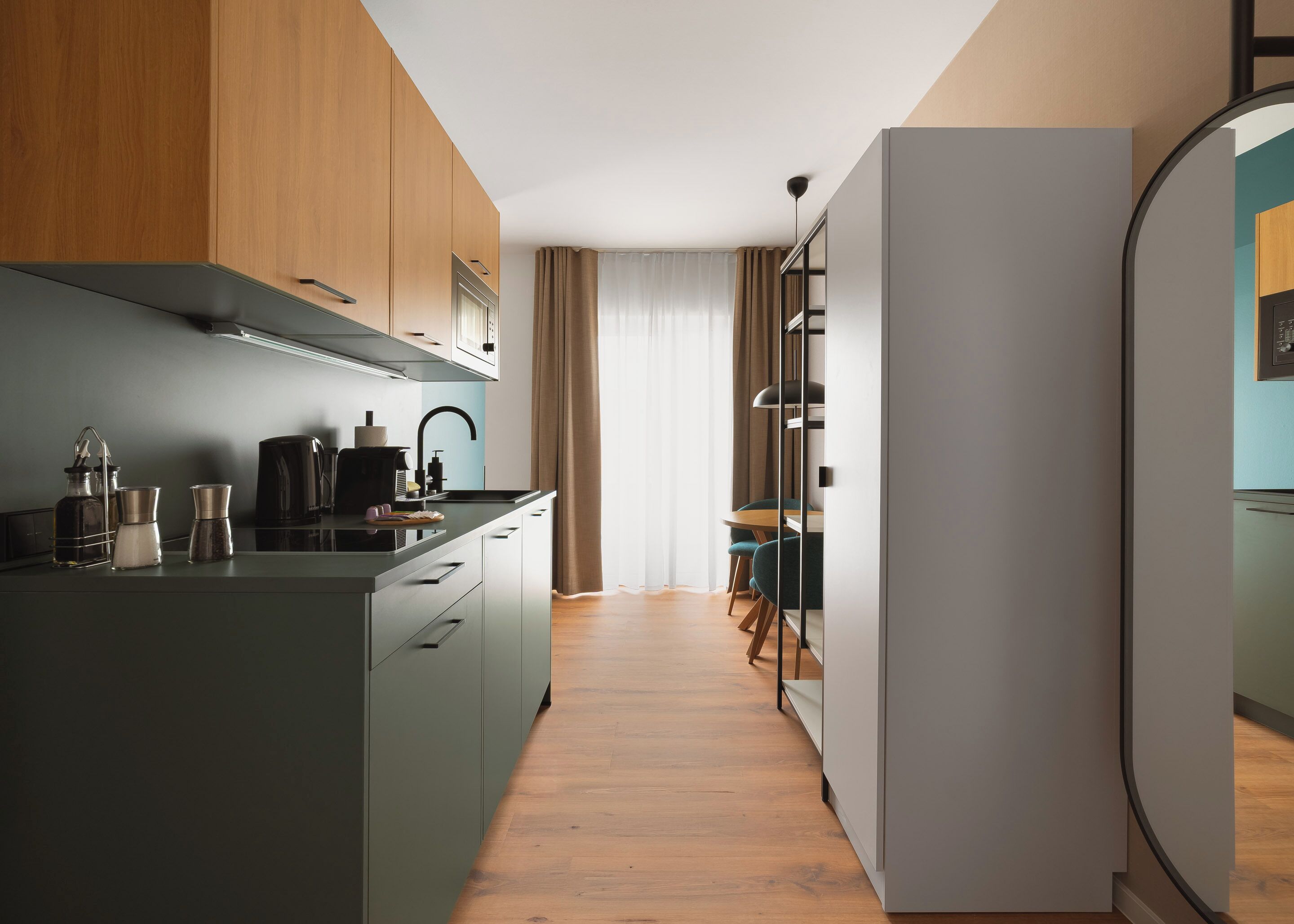 Comfort Suite mit Balkon | Eigene Küche | Espressomaschine, Wasserkocher