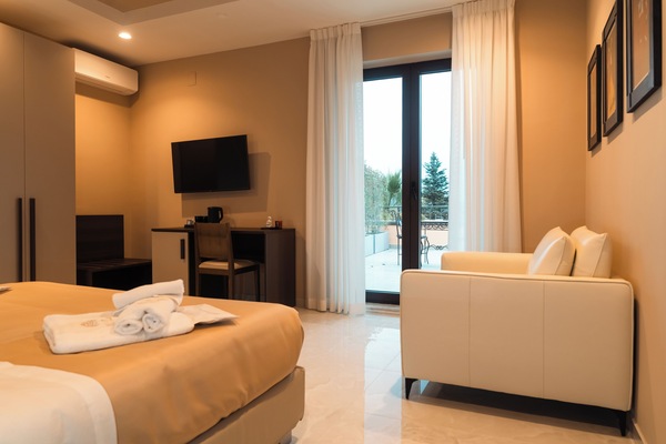 Junior Suite, Pool View