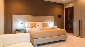 Junior Suite, Pool View
