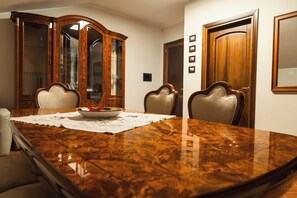 Huoneisto | Ruokailu