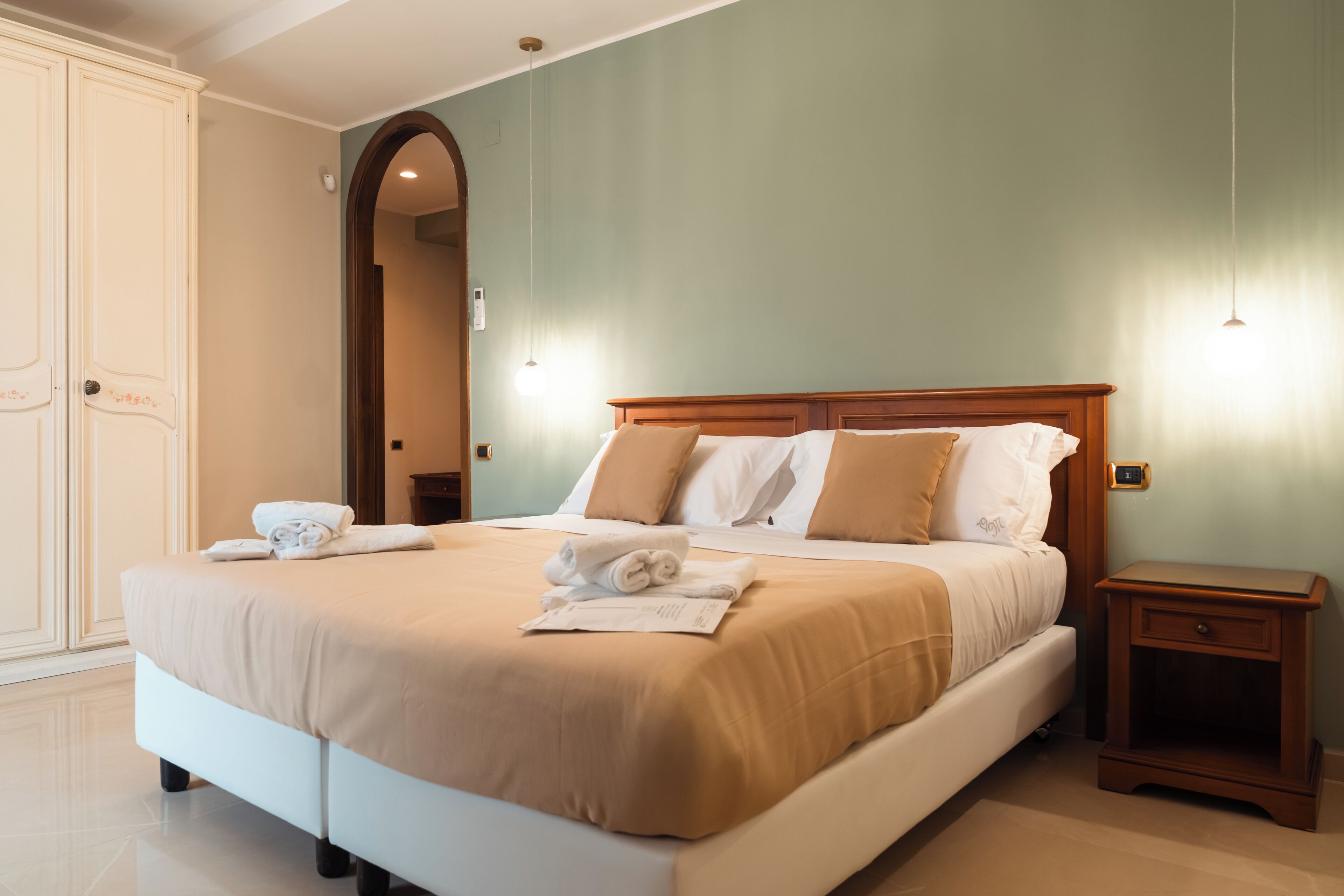 Deluxe Room | In-room safe, free WiFi