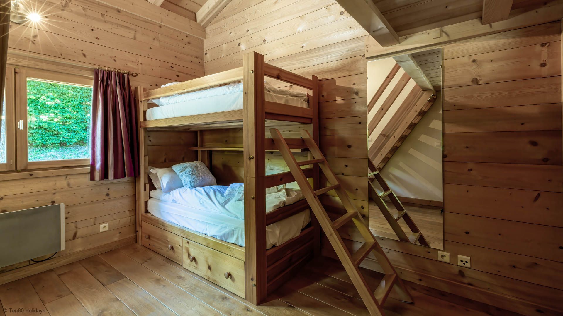 6 bedrooms, iron/ironing board, free WiFi, bed sheets