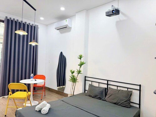 Corgi House Da Nang- Airport City Center