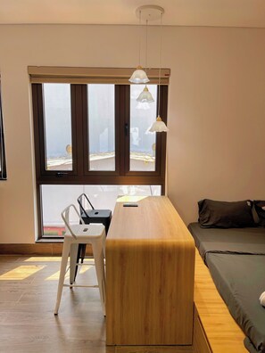 Deluxe Double Room - Corgi House Da Nang- Airport City Center (Da Nang)