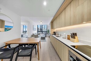 Fridge, microwave, oven, stovetop - World Cup 2026 · 2BR Walk to FIFA Fan Fest · Pool (Miami)