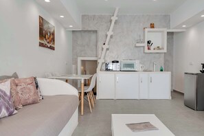 Interior - Authentic White 2Bd Flat Home in Emporio Santorini (Emporio Santorini)