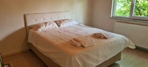 9 camere, ferro/asse da stiro, Wi-Fi, lenzuola