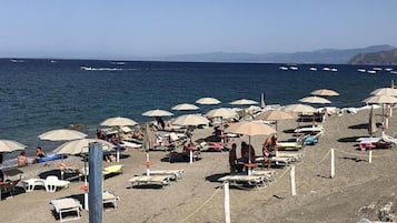 Spiaggia privata nelle vicinanze, lettini da mare, ombrelloni