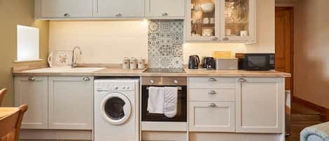 Refrigerador, microondas, horno y lavavajillas