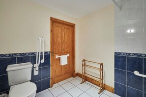 Hair dryer, towels - The Stable at Carr Edge Farm (Newbrough)