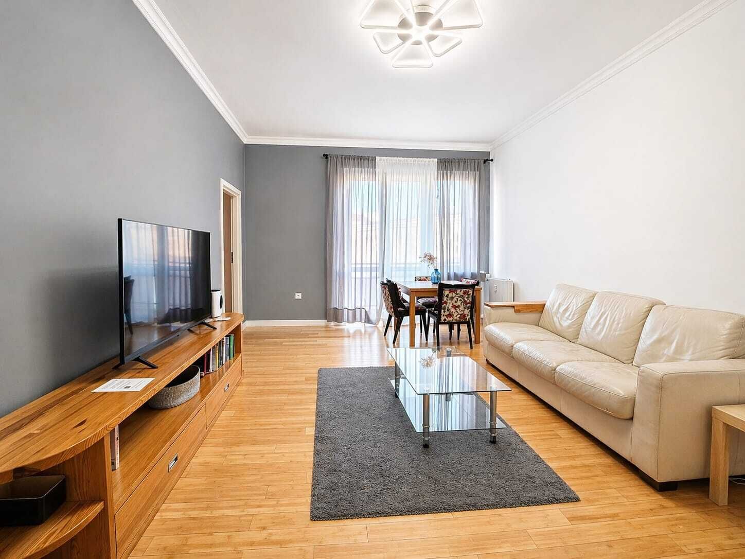 Comfort Apartment, Balcony, City View | Living area