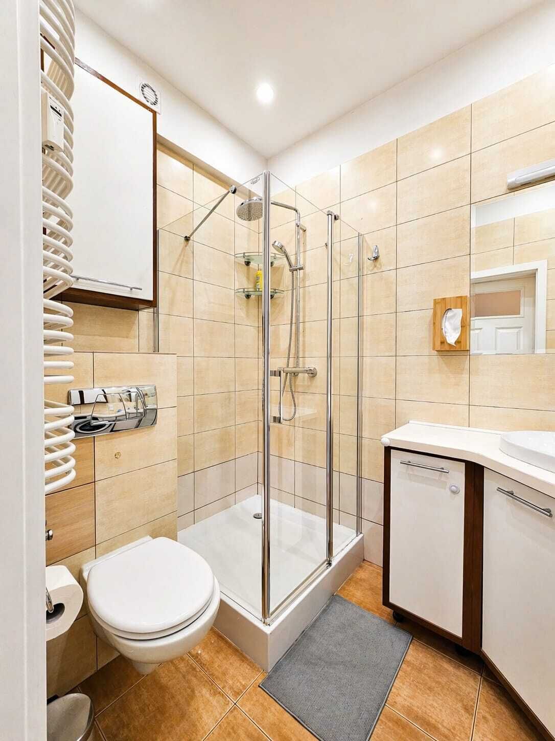 Comfort-Apartment, Balkon, Stadtblick | Badezimmer