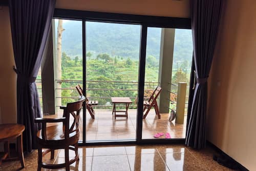 Habitación doble Confort, balcón, vista a la montaña | Vista desde la habitación