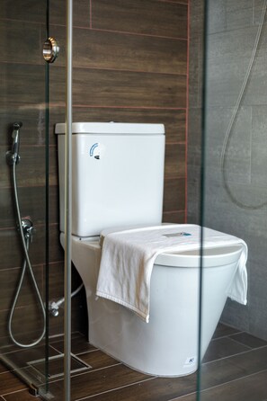 Luxury Apartment, Kitchen, City View | Bathroom | Bidet - Novo Ampang Luxury Suites Infinity Pool (Kuala Lumpur)