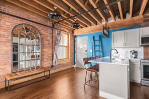 Fridge, microwave, oven, stovetop - Speakeasy Stay w/ Seasonal Pool + Gym in Nashville (Nashville)