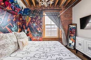 1 bedroom, iron/ironing board, WiFi, bed sheets - Speakeasy Stay w/ Seasonal Pool + Gym in Nashville (Nashville)