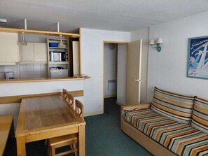 TV - Apartment with parking - slope view (La Mongie)