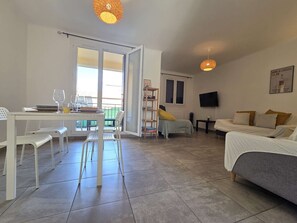 TV - Bright apartment near town center - 5 guests (Calvi)