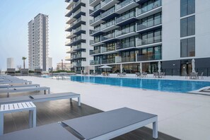 Pool - Free housekeeping visits during your stay - StayShort -  Studio in JVC sleeps 4 with Amazing Views and Large Balcony! (JVC)