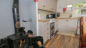 Cookware/dishes/utensils