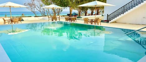 Indoor pool, outdoor pool