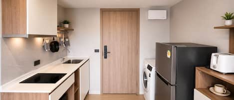 Apartment, Balcony, City View | Private kitchenette
