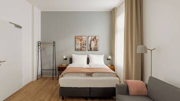 Chambre Double Classique | Décoration personnalisée, ameublement personnalisé, bureau
