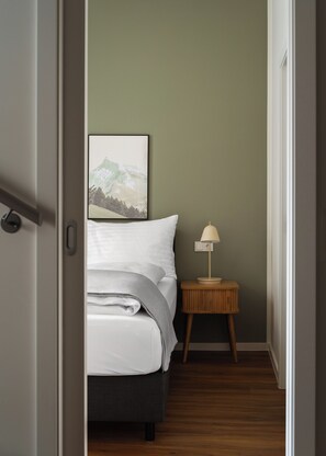 Doppelzimmer | Individuell dekoriert, individuell eingerichtet, Schreibtisch
