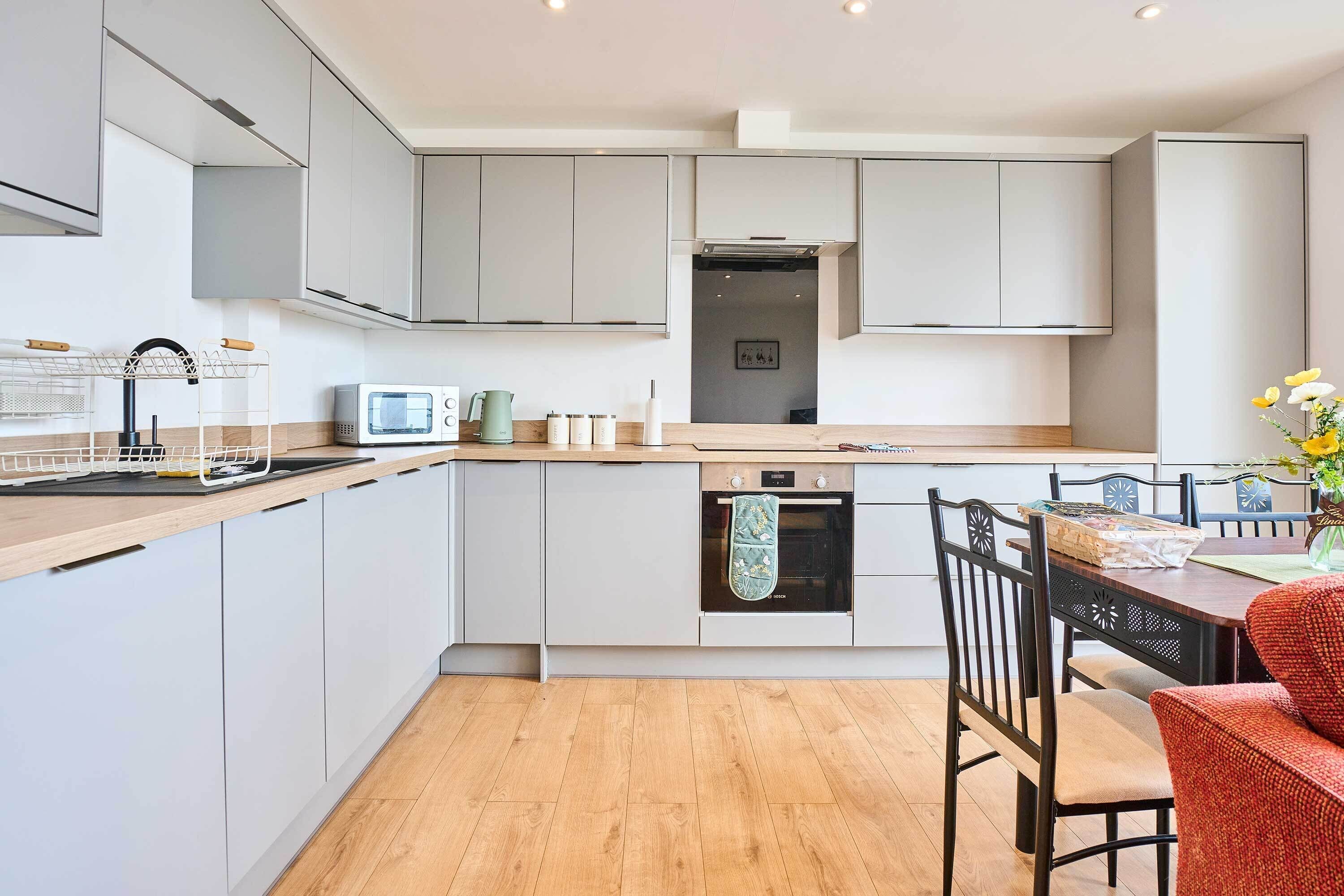 Fridge, microwave, oven, coffee/tea maker