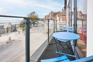 Outdoor dining - Host & Stay | 2b Hamilton Road (Felixstowe)