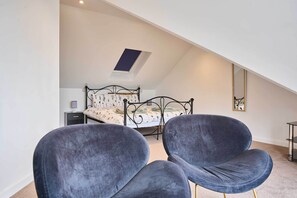 3 habitaciones, tabla de planchar con plancha, cuna de viaje y wifi 