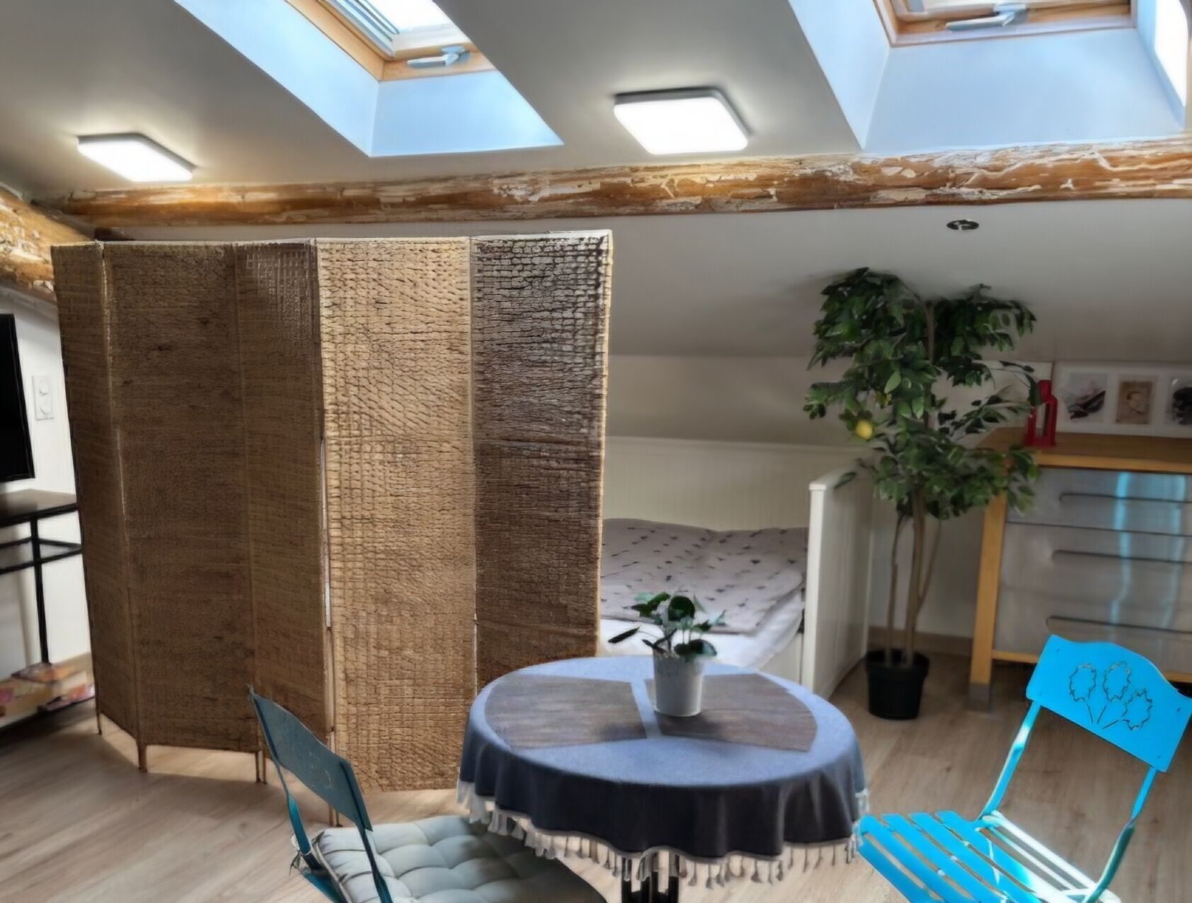1 chambre, coffres-forts dans les chambres, fer et planche à repasser