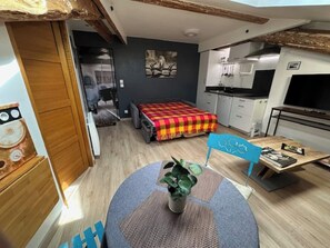 1 bedroom, in-room safe, iron/ironing board, free WiFi - Studio in front of the Théâtre Molière | Mobility Pack (Sète)