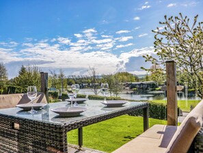 Outdoor dining - Borwick Heights 17 (Carnforth)