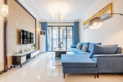 Spacious 3-bedroom apartment in perfect Xi'an with AC