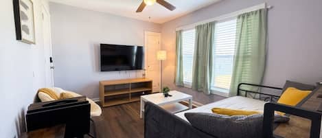 2 bedrooms, desk, iron/ironing board, free WiFi
