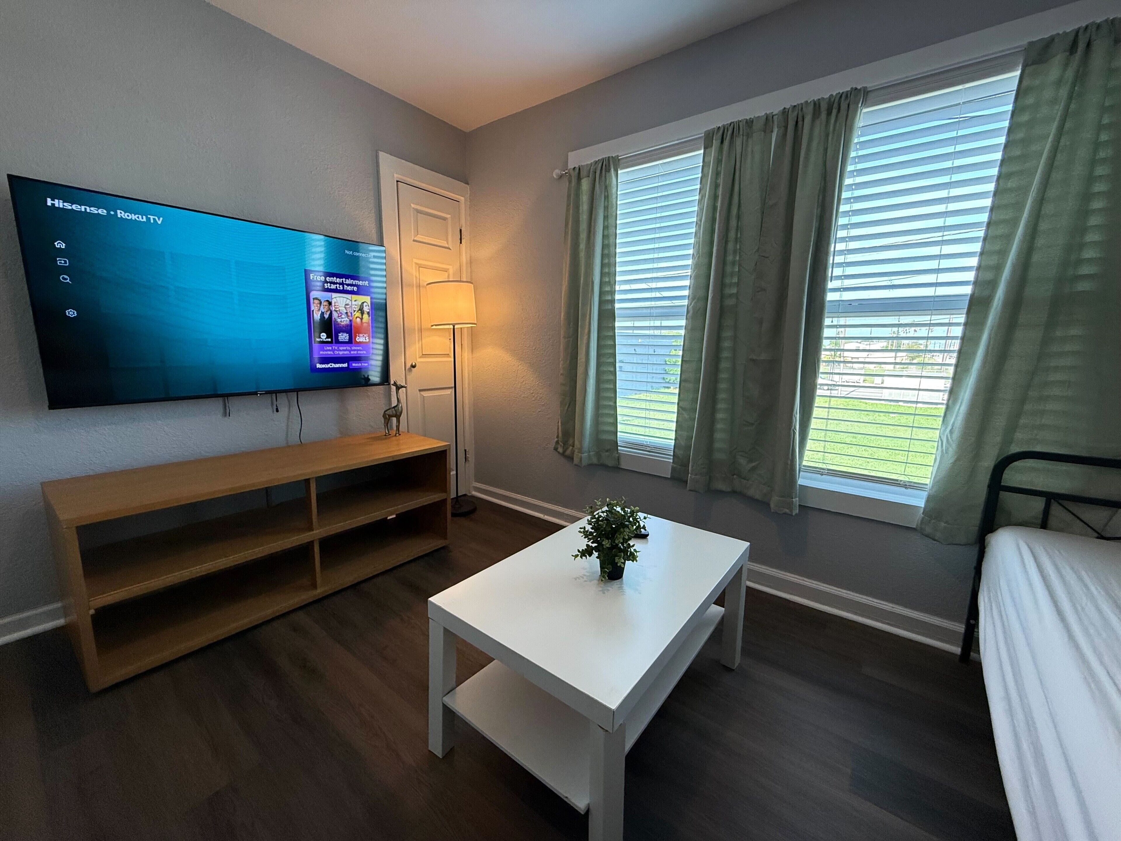 2 bedrooms, desk, iron/ironing board, free WiFi