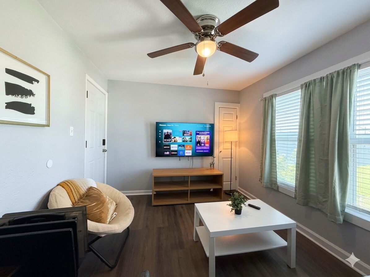 Een smart-tv en een kantoor