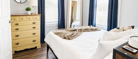 2 habitaciones, escritorio, tabla de planchar con plancha y wifi gratis