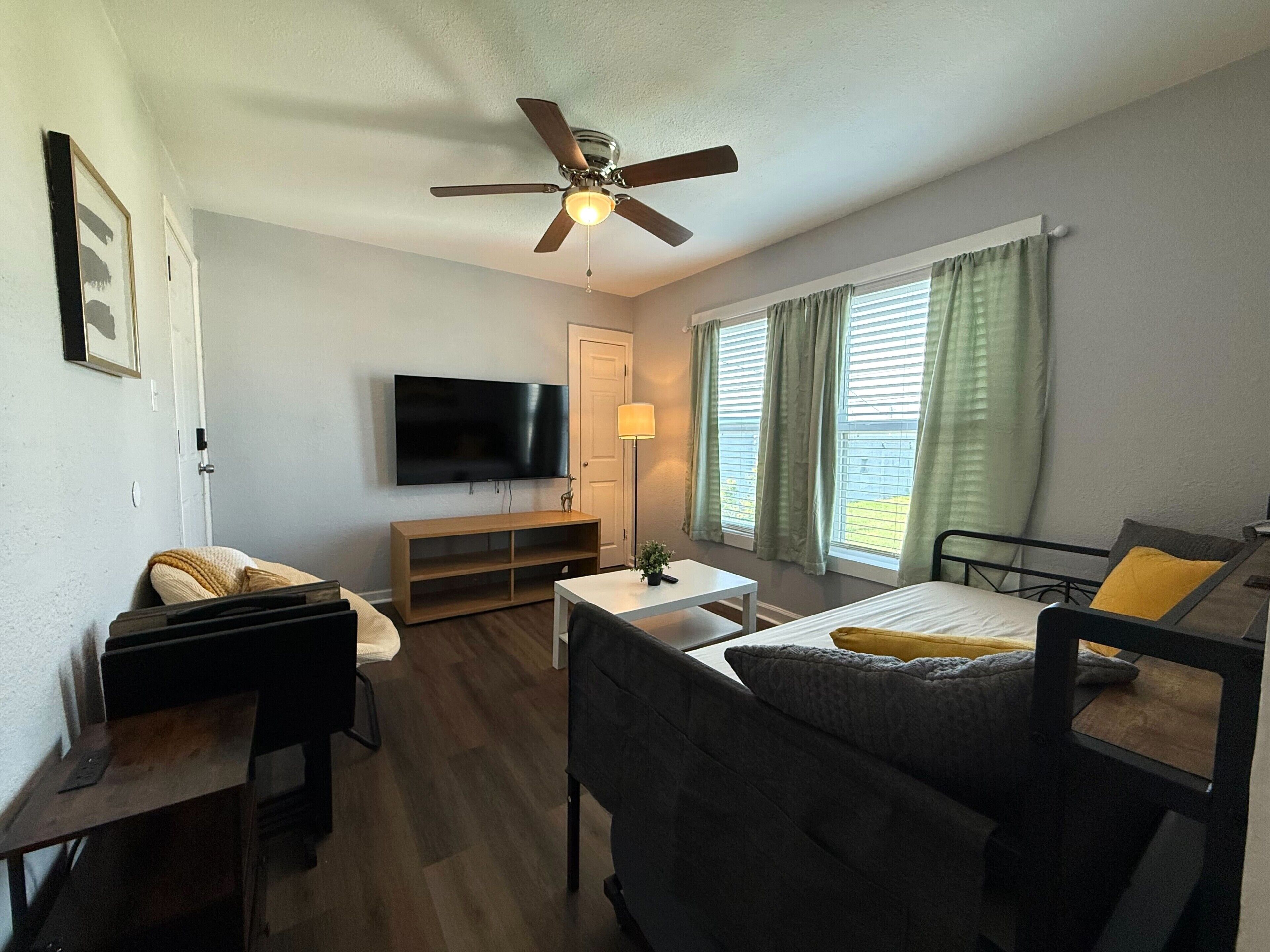 2 bedrooms, desk, iron/ironing board, free WiFi